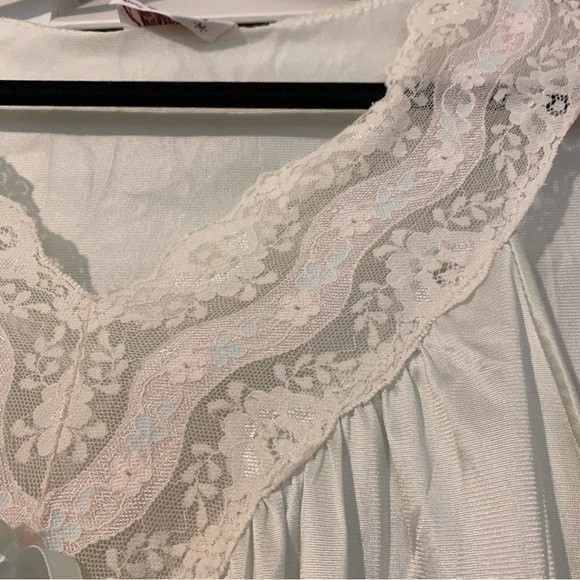 Vanity Fair Size Medium 80s Light Green Lace Dainty Modest Mini Night Gown - Picture 5 of 7